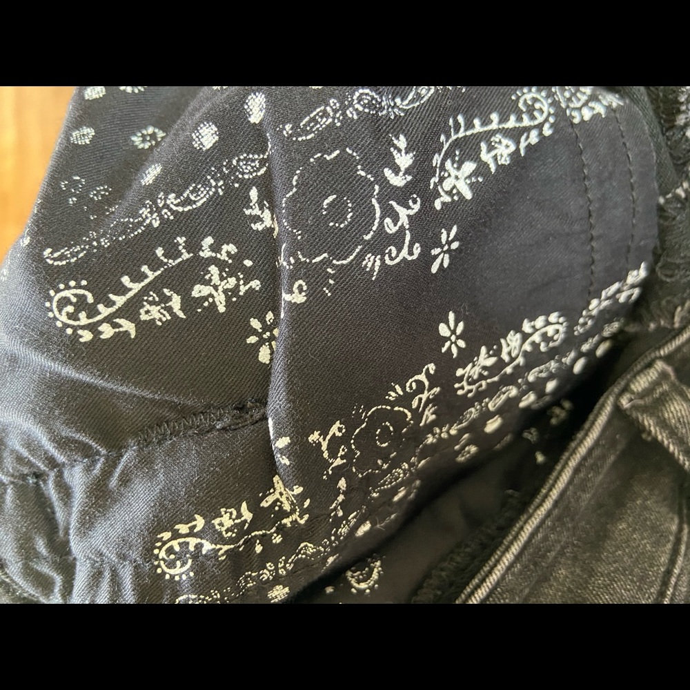 NWOT CRVY black jeans - Picture 7 of 7